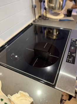 Polishing glass-ceramic plates