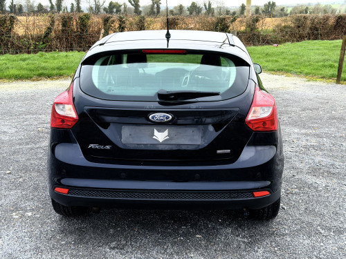Car Ford Focus 1.6 TDCI 115 PS Zetec Hatchback