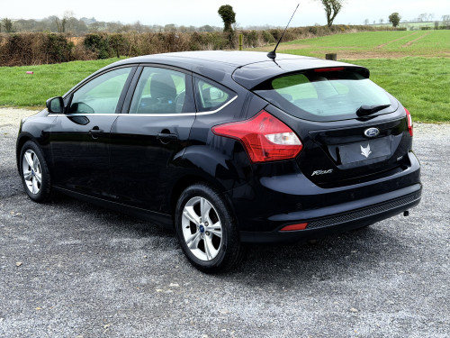 Car Ford Focus 1.6 TDCI 115 PS Zetec Hatchback