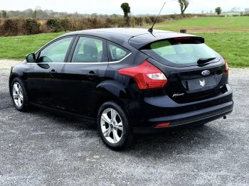 Car Ford Focus 1.6 TDCI 115 PS Zetec Hatchback